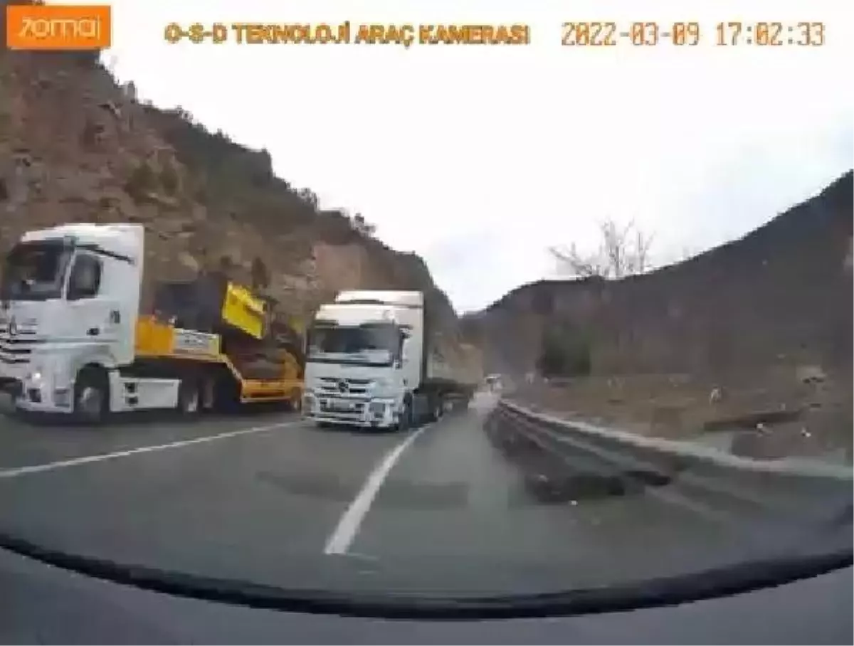 Virajda kıl payı kurtuluş araç kamerasında