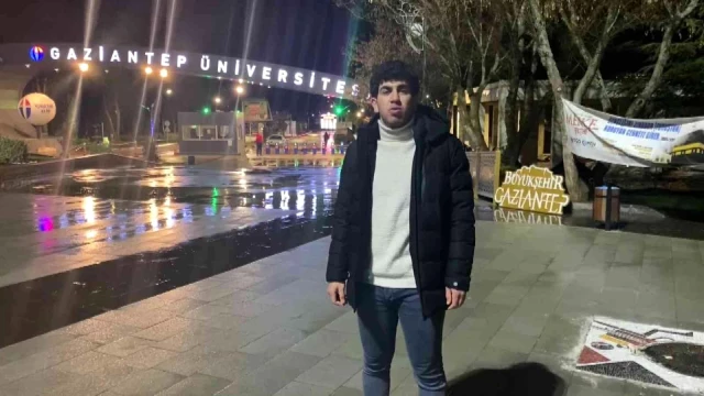 41 üniversite öğrencisi İstiklal Marşı'nı seslendirdi