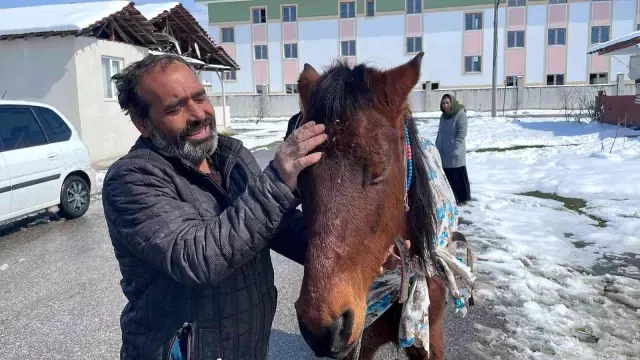 At yorulunca, arabayı çekti