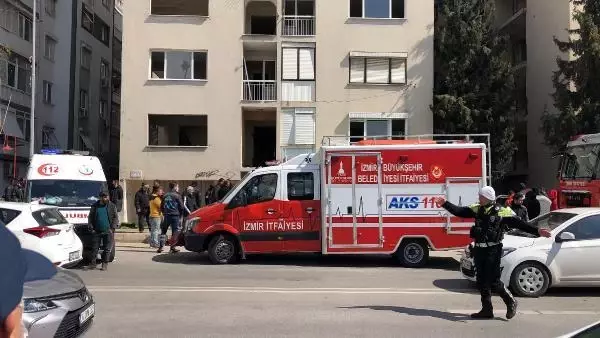 Bağlantı demirleri kestiği asansörün altında kalan hurdacı feci şekilde can verdi