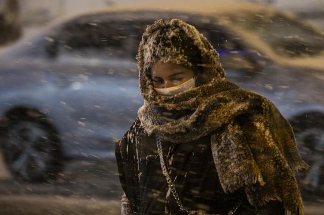 İstanbul'da şiddetini artıran kar yağışı yarın da sürecek mi? Ekrem İmamoğlu'ndan yeni ihtar