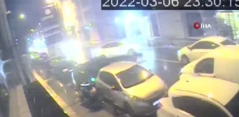 Polis ile korsan taksici arasında nefes kesen kovalamaca kamerada
