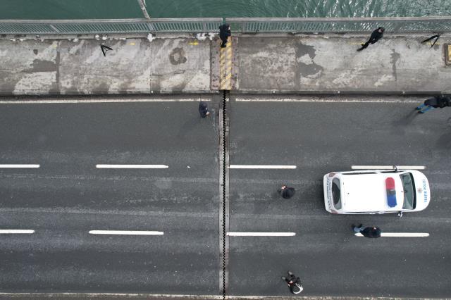 Unkapanı Köprüsü'nde ikinci tehlike! İrtibat yerleri tekrar ayrıldı, trafik durdu