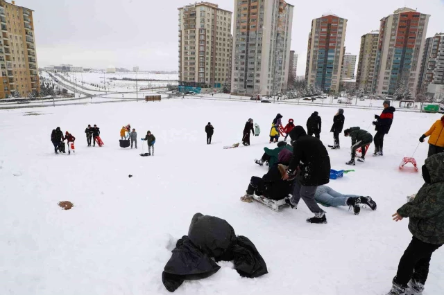Vatandaşlar karın keyfini 'Beleştepede' çıkardı
