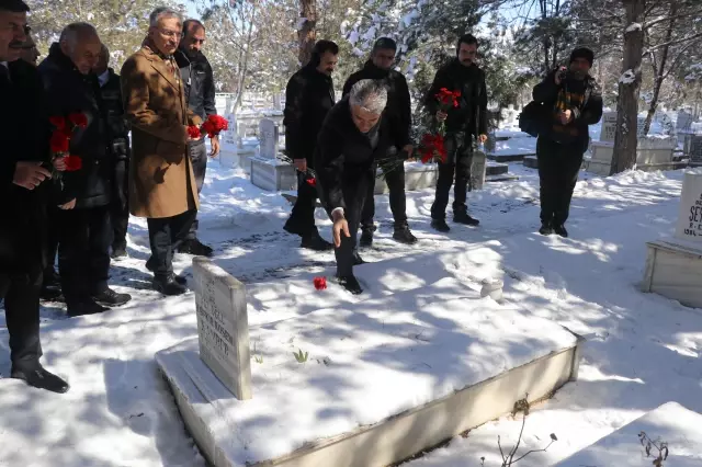 30 yıl evvelki zelzelede hayatını kaybedenler anıldı