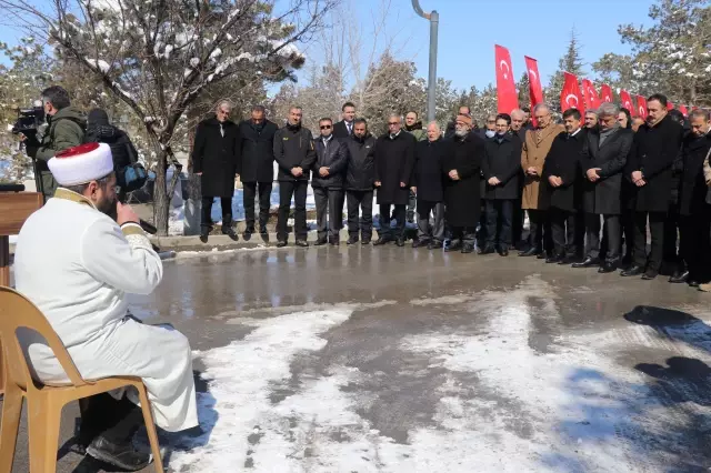 30 yıl evvelki zelzelede hayatını kaybedenler anıldı