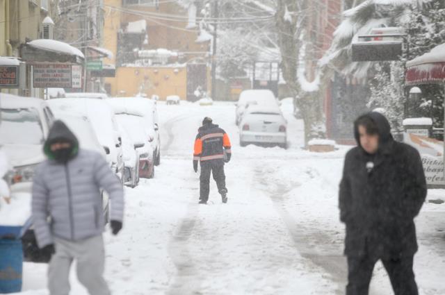 İstanbul'da kar yağışı ne kadar sürecek? Meteoroloji'den merak edilen soruya haritalı karşılık