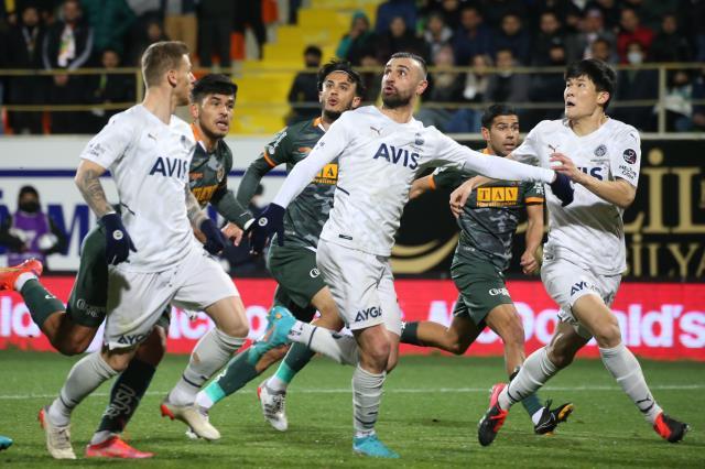 Fenerbahçe'yi tutabilene aşk olsun! Arda Güler yıldızlaştı, Kanarya farka koştu