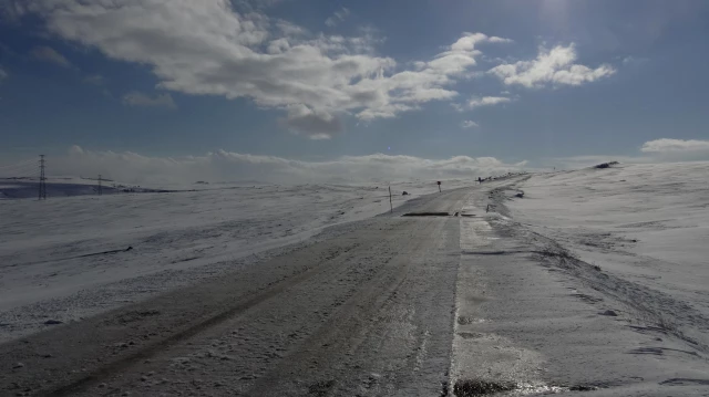 Kar nedeniyle kapanan 58 köy yolundan 42'si açıldı