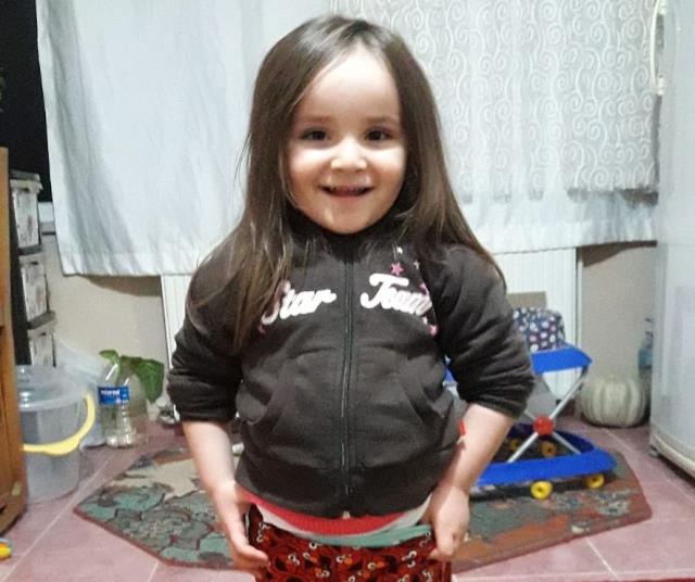 3 yaşındaki kızının karnına vurarak vefatına neden olan anneye 11 yıl mahpus cezası verildi
