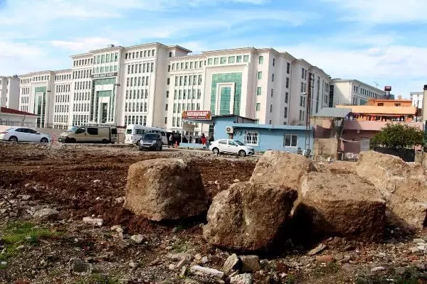 Adana'da 'kentsel dönüşüm' reaksiyonu: Zorla konutumuzdan numune örnekleri alındı