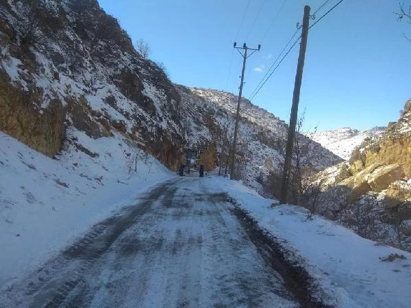 Adıyaman'da 214 yerleşim yeri yolu, kardan kapalı