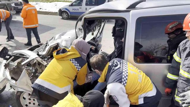 duran tira arkadan carpan aracin surucusu ici 2 14795016 o