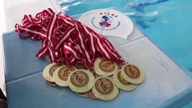 Kaybettiği ulusal forma bahtını tekrar bulan engelli yüzücünün maksadı madalya