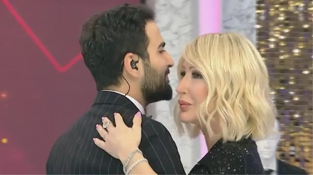 Seda Sayan, 25 yaş küçük sevgilisi Çağlar Ökten'e canlı yayında aşkını ilan etti