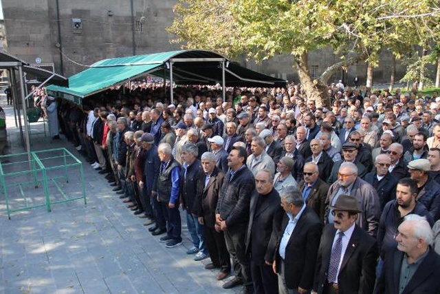 Sevgilisini bıçaklayarak öldüren sanığa indirimsiz müebbede onama