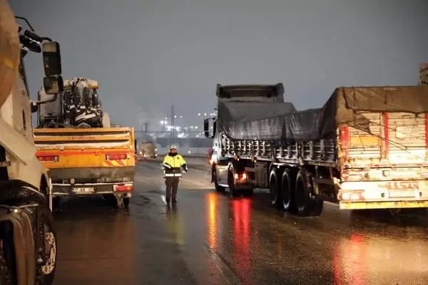 GAZİANTEP - TAG Otoyolu'nda kaza nedeniyle ulaşım aksadı