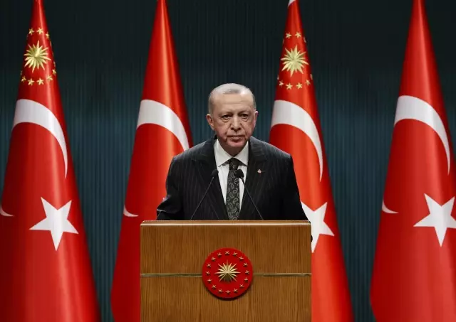 Son dakika haber... Cumhurbaşkanı Erdoğan: "Hazine faiz dayanaklı kredilerin üst limitini yükseltiyoruz. Böylelikle çiftçilerimizin finansmana erişimini kolaylaştırıyoruz."