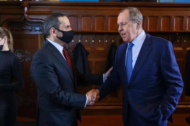 Rusya Dışişleri Bakanı Lavrov'dan mevkidaşı Al Sani'ye elleri cebinde karşılama