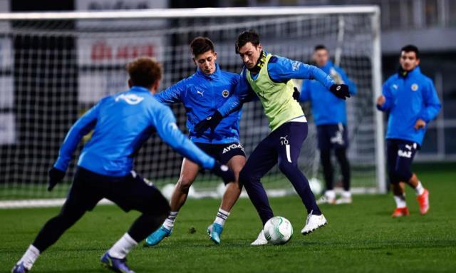 Vitor Pereira'nın kabusu İsmail Kartal'ı da buldu! Beş futbolcu forma istedi