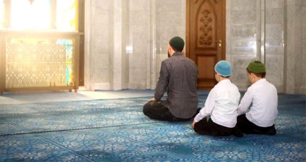 6 rekatlık Berat Gecesi namazı nasıl kılınır? Berat Kandili gecesinde kılınacak 6 (altı) rekatlık namaz kılınışı ve tarifi! Hangi sureler okunur?
