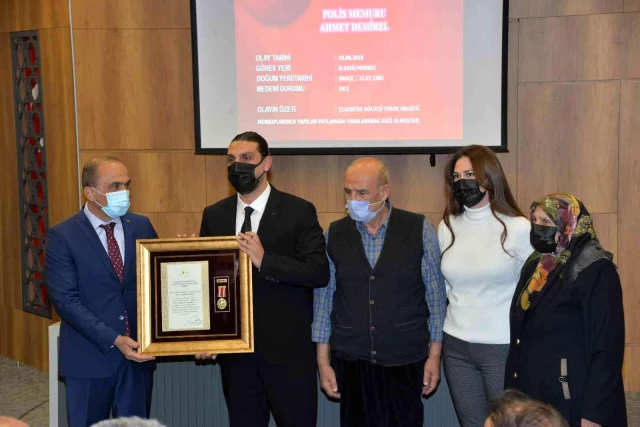 Adana'da şehit yakını ve gazilere Devlet Övünç Madalyası verildi