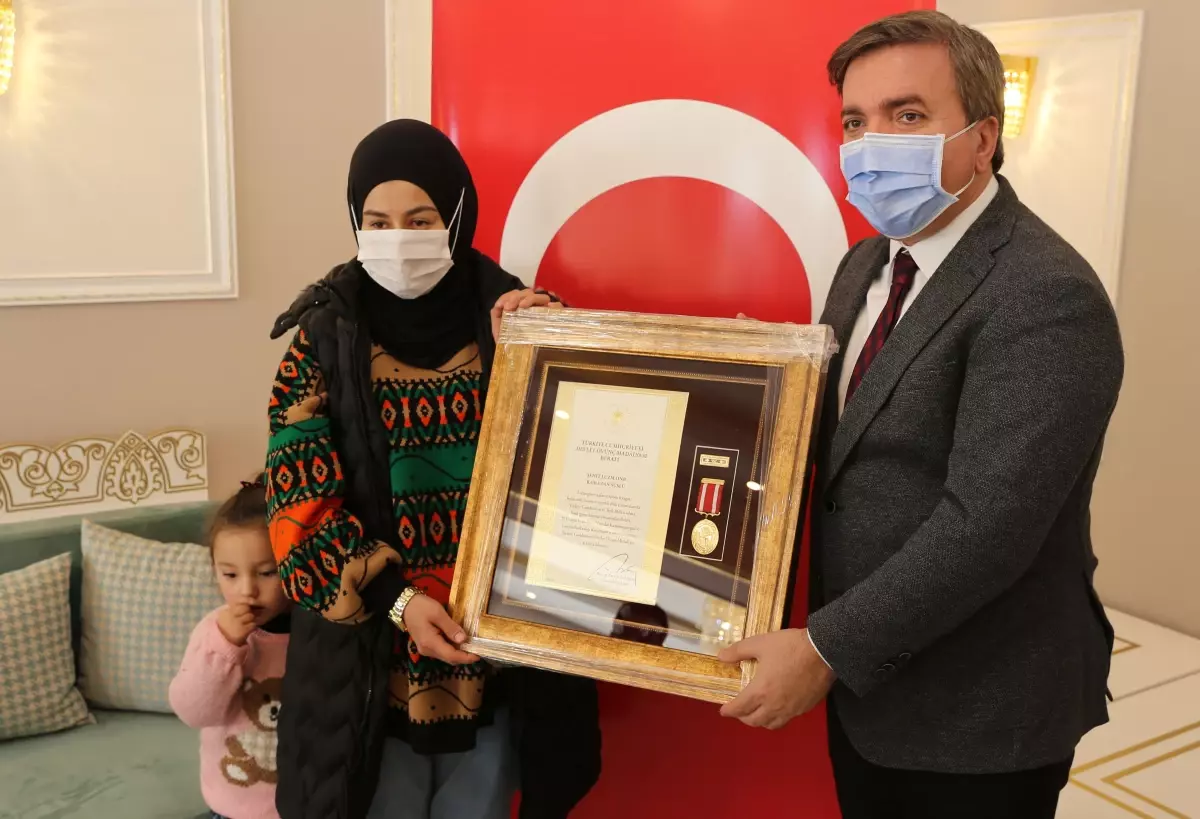 Son dakika haberleri... Aksaray'da şehit ailesine Devlet Övünç Madalyası ve Beratı verildi