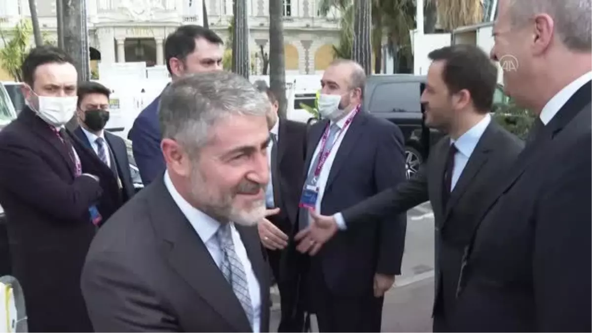 Hazine ve Maliye Bakanı Nebati ve Bakan Kurum, Uluslararası Gayrimenkul Fuarını ziyaret etti