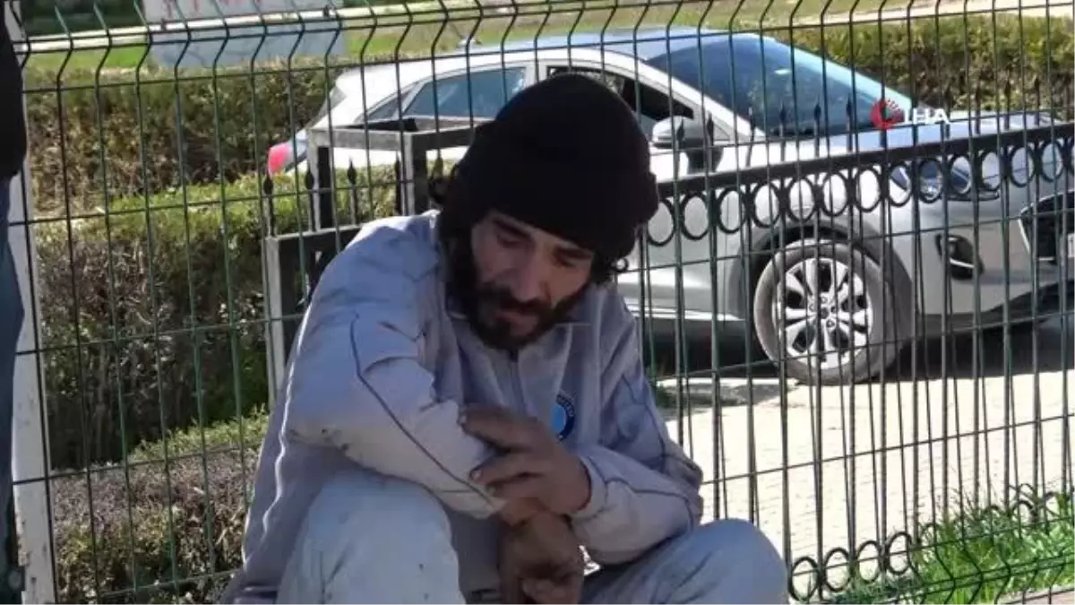 Metal levha çalan hırsızlar yakalanınca, affedilmek için yalvardılar