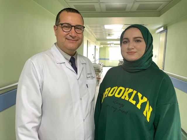 Kanser sanılan kadının soluk borusundan badem zarı çıkarıldı