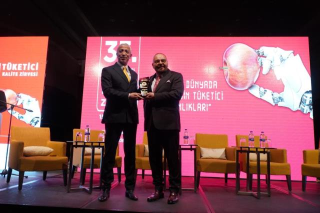 Lob'ın Internatıonal tarafından 35.'si düzenlenen Uluslararası Tüketici Kalite Zirvesi ünlü isimleri buluşturdu