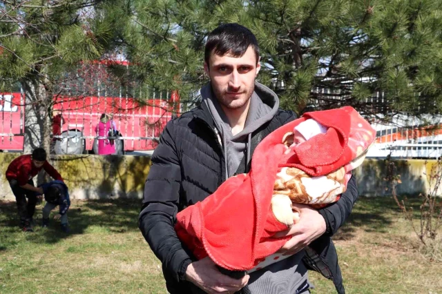 Rus bombardımanında köyleri yok olan Ahıska Türkleri Türkiye'de: Bombanın düştü yer dümdüz oluyor 