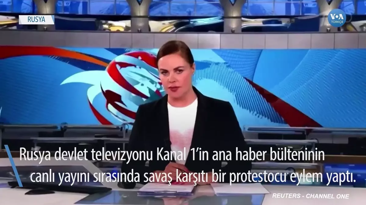 Rusya'da Canlı Yayın Sırasında Savaş Karşıtı Protesto