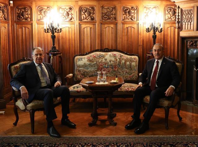 Son Dakika: Moskova'da kritik zirve! Çavuşoğlu daha görüşmenin başında Rus mevkidaşına 'Montrö' mesajı verdi