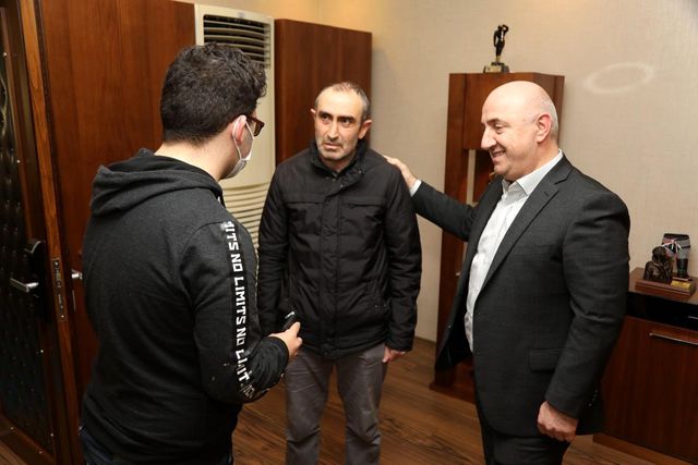 temizlik iscisinden ornek davranis 4 14799858 o