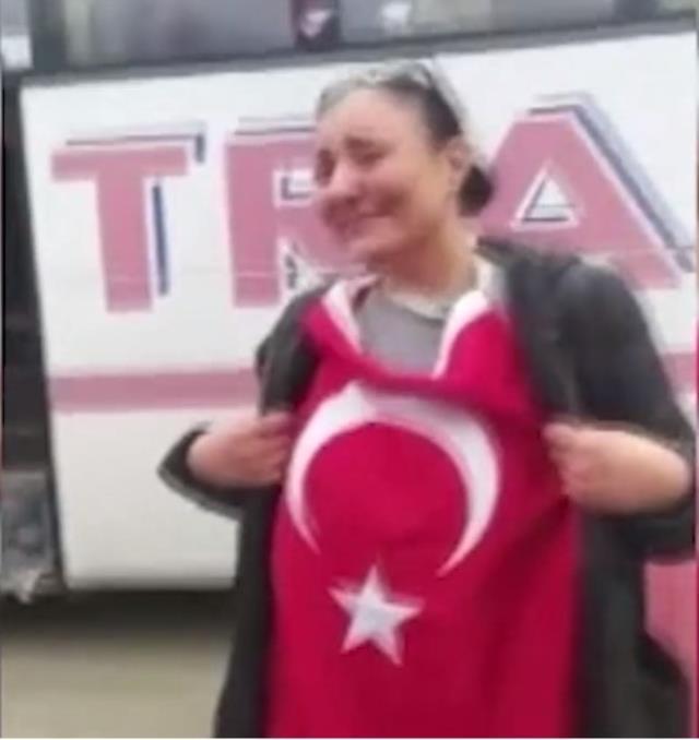 Türkiye'den giden yardım tırını gören Ukraynalılar gözyaşlarını tutamadı