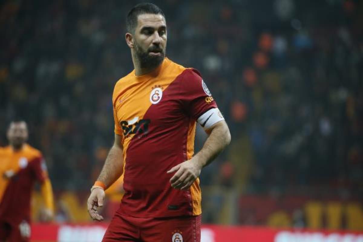 Arda Turan maçta yok mu, neden yok? GS-Barca maçında Arda Turan olmayacak mı, neden oynamıyor? Cezalı mı, kadroda neden yok?