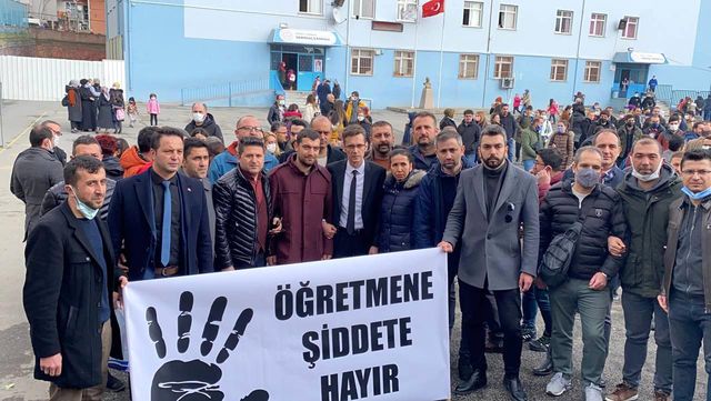ofkeli veli ogrencilerin gozu onunde ogretmen 14802999 o