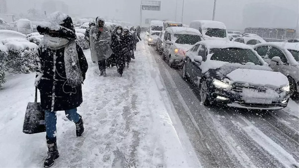 Son Dakika: İstanbul'da yoğun kar yağışı hazırlığı! Valilik okulları tatil etti