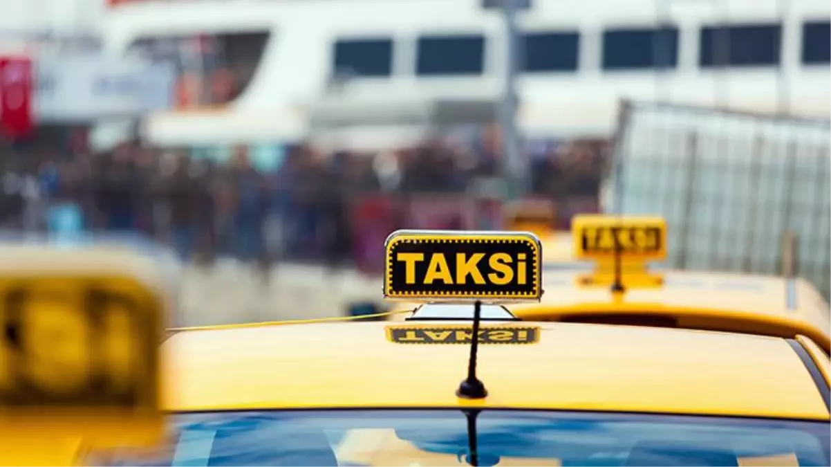 Zorla fuhuş yapmak için taksiye bindirilen kadının imdadına jandarma yetişti