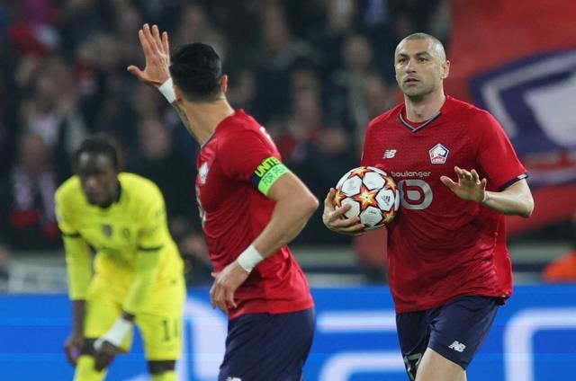 Yaşı onun için sadece sayıdan ibaret! Burak Yılmaz, Şampiyonlar Ligi'nde tarihe geçti Yaşı onun için sadece sayıdan ibaret! Burak Yılmaz, Şampiyonlar Ligi'nde tarihe geçti