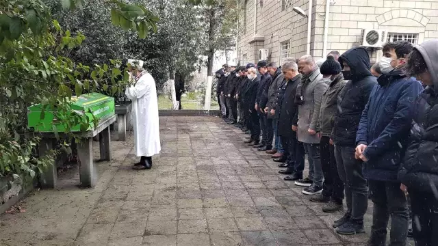 Arkadaşıyla birlikte ağaca asılı halde bulunan liseli genç, toprağa verildi