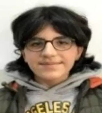 Arkadaşıyla birlikte ağaca asılı halde bulunan liseli genç, toprağa verildi