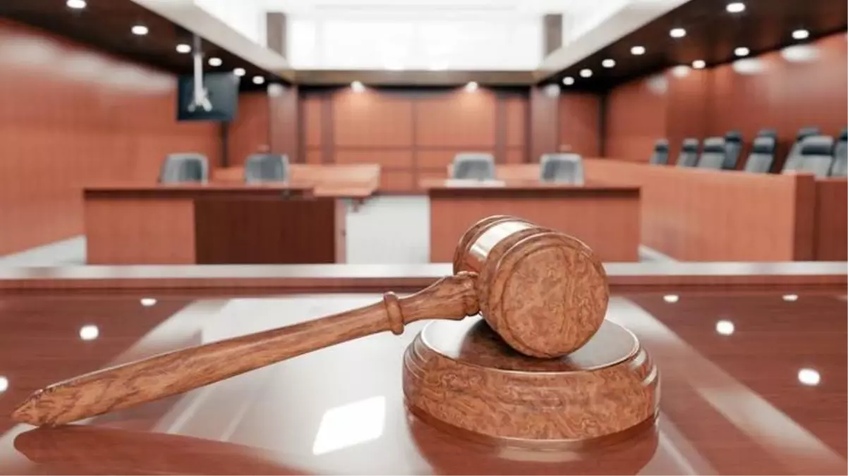 Avukatın 'Sözümü kesiyorsunuz' beyanı sonrası, mahkeme başkanı duruşmadan çekildi