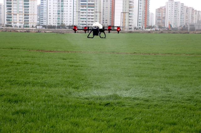 DİYARBAKIR - Tarımsal ilaçlamada kullanılacak drone çiftçinin gelirini artıracak
