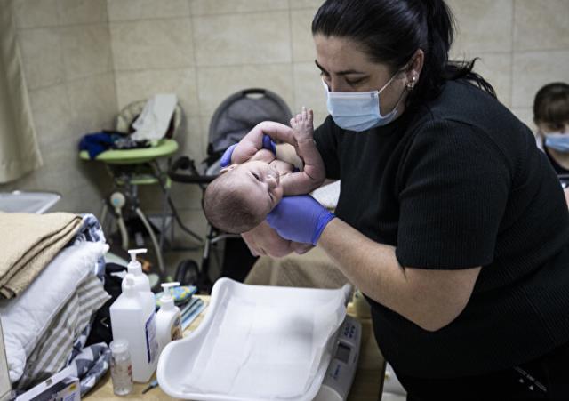 Ukraynalı kadınlar bu bebekleri başka aileler için doğurdu! Şimdi ne taşıyıcı anneleri yanında ne de öz anneleri! Ukraynalı kadınlar bu bebekleri başka aileler için doğurdu! Şimdi ne taşıyıcı anneleri yanında ne de öz anneleri!