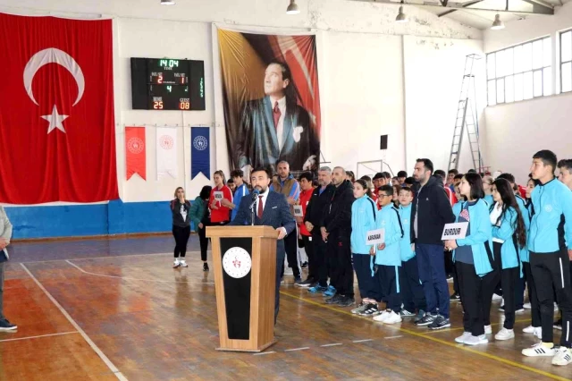 "Anadolu Yıldızlar Ligi Voleybol Küme Müsabakaları" Silifke'de başladı