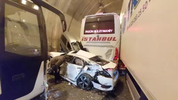 Bolu Dağı Tüneli'nde 18 araç çarpıştı: 30 yaralı - Yeniden