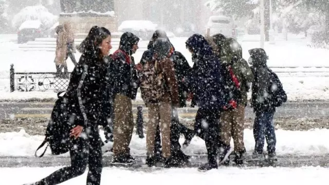 Meteoroloji'den şiddetli kar yağışı uyarısı! İstanbul dahil 10 il için turuncu alarm