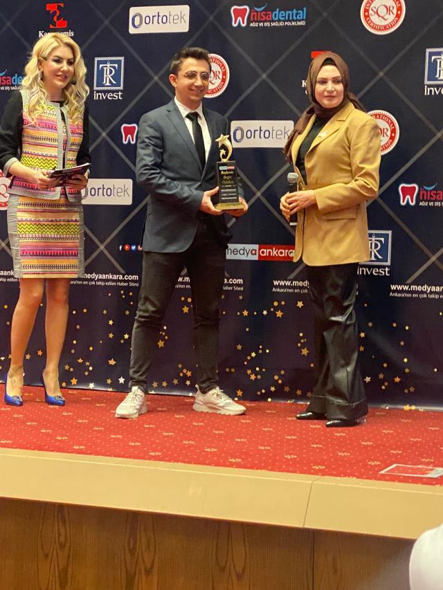 "Başkente Paha Ödülleri" merasiminde Av. Bedia Teymur mükafatları sahiplerine verdi